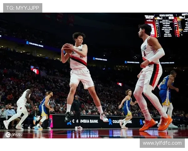 NBA夏季联赛7月12日开拓者对阵勇士 杨瀚森精彩表现集锦