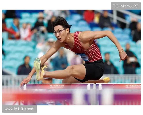 全运会男子四百米栏决赛激烈角逐呈现田径赛场巅峰对决精彩时刻展