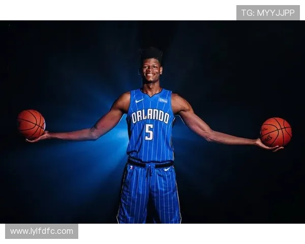 中锋市场竞争激烈罗威理查兹艾萨克弩机等球员纷纷待售引发关注 中锋市场竞争激烈罗威理查兹艾萨克弩机等球员纷纷待售引发关注